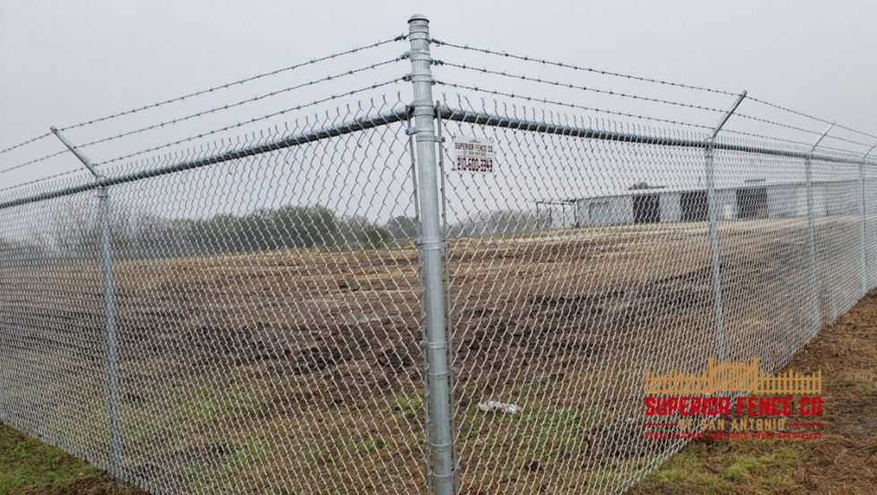 Why Chain Link Fences May Be a Great Choice For Your Commercial
